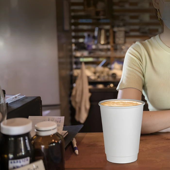 Double Wall Heavy Duty 12 Oz White Paper Cups.